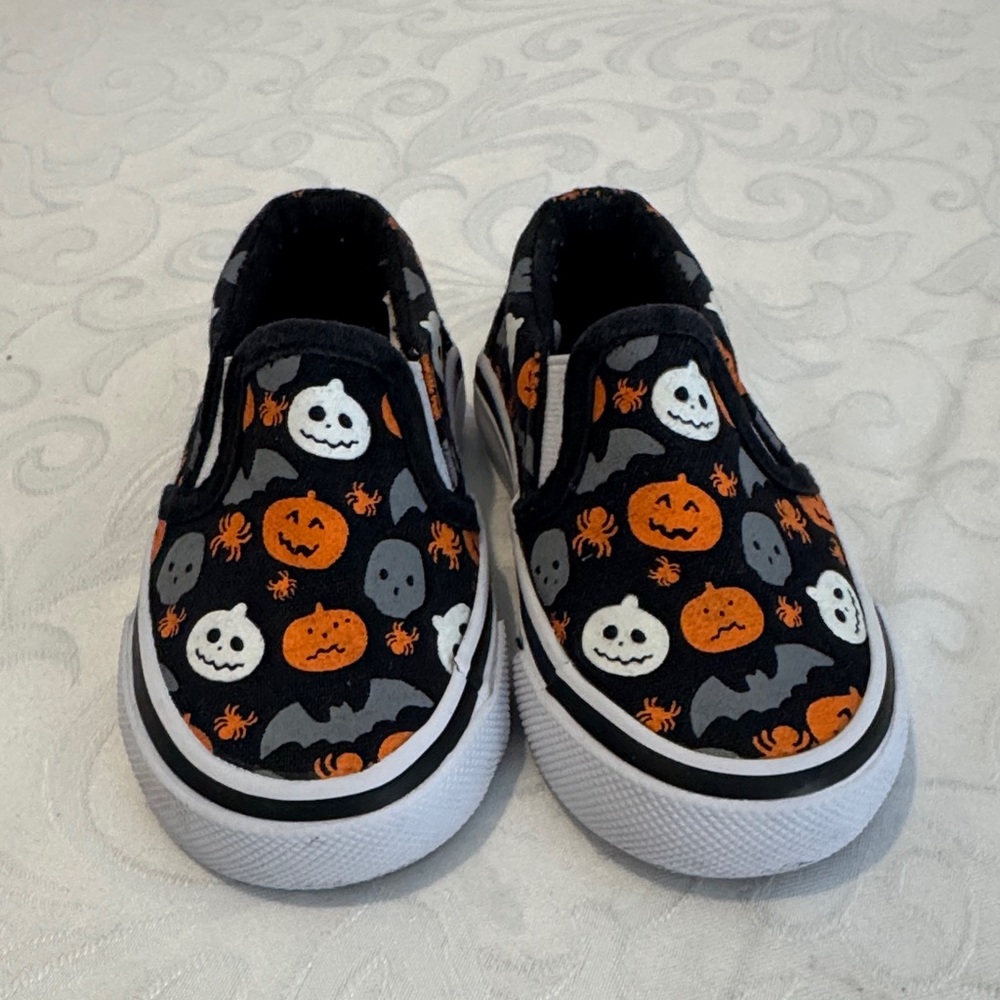 🌟3/$15🌟 🎃 Tommy Bahama Slip On Sneakers. Size 5.